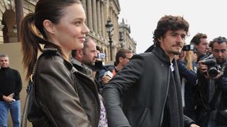 妊娠5か月のミランダ・カーとママモデルのジゼル・ブンチェンがパリコレに登場!