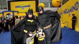 ブラピが声優出演『メガマインド』のコスプレイベント！ヒーローが勢ぞろいでギネス記録認定！