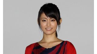 本仮屋ユイカ、アダルトなドレスで鉄道フェスに登場!とろけそうな笑顔で「電車に乗りたい」