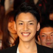 藤原竜也、綾瀬はるからと堂々共演の大型新人・大野拓朗、160人のティーンの前でドキドキの初単独舞台あいさつ!