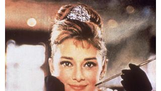 オードリー・ヘプバーンの激レア切手シートがオークションに