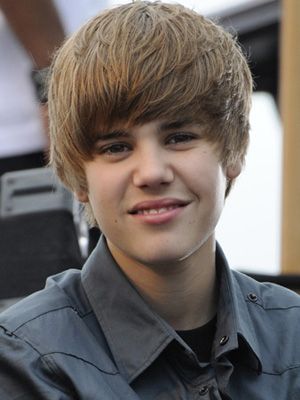 16歳のアイドル ジャスティン ビーバー 12歳の男の子を殴った疑いで警察に調査 シネマトゥデイ