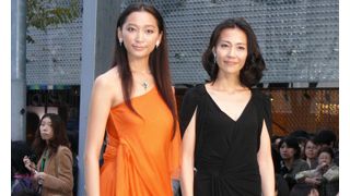 六本木で華やかに開幕！木村佳乃と杏がグリーンカーペットで華麗に咲き誇る!!