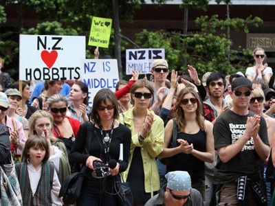 映画『ホビット』はニュージーランドで撮影を！数千人のファンがデモ行進