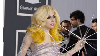 レディー・ガガ、YouTube動画閲覧数が前人未到の10億を突破！喜びのツイートも