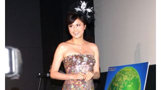 藤原紀香、スパンコールのミニドレスでキラキラセクシー!劇団ひとり夫妻の女児は指の先までひとり似!!