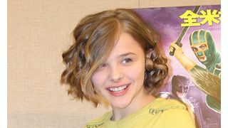 超キュート！13歳の美少女ヒーロー初来日！ブラピのプロデュースのアメコミ映画『キック・アス』ヒロイン