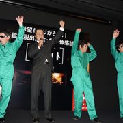 ザ・ニュースペーパー、チリ鉱山救出劇をパントマイムで!愛人問題が発覚したチリ人まで正確にコピー?