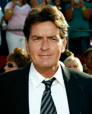 チャーリー シーン 報道に激怒 大暴れしたとは大げさすぎる シネマトゥデイ