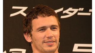 ゲイ疑惑を否定したジェームズ・フランコ、今度はドラッグクイーン姿で雑誌の表紙に