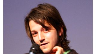 イクメンのディエゴ・ルナ、長編監督デビュー作は早く大人にならなくてはいけなかった子ども描く