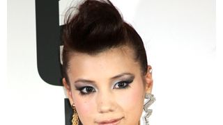 仲里依紗、ダイエット点滴を注入!不眠症治療に便乗!