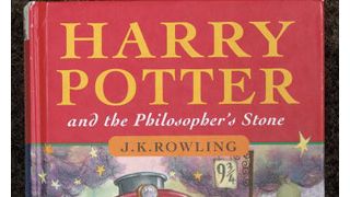 『ハリー・ポッター』の激レア原作本、美術ギャラリーから盗まれる!!