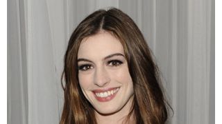 アン・ハサウェイとデンゼル・ワシントン、ノーベル平和賞コンサートでホストを務める