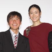 やはり年下キラー!?紫のドレスの小雪、大人の色香で14歳の少年を悩殺!?「顔が真っ赤になります…」