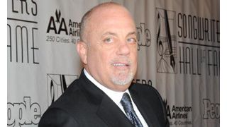 ビリー・ジョエル、一度に両脚の股関節を手術