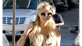 パリス・ヒルトン反撃！ライバル会社の商品使用で訴訟を起こした会社を逆に訴える