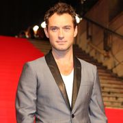 ジュード・ロウ、クリスマスは恋人シエナ・ミラーではなく元妻と過ごす!?