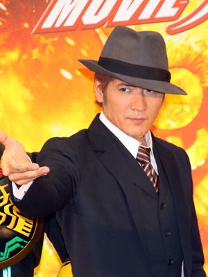 吉川晃司 45歳の仮面ライダー 日本で3人しかできない 回し蹴り シネマトゥデイ