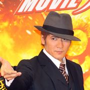 吉川晃司、45歳の仮面ライダー!「日本で3人しかできない」回し蹴り!?