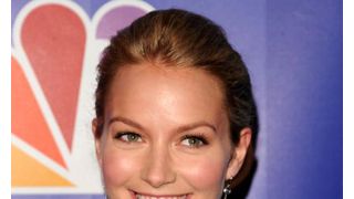 「アグリー・ベティ」ベッキー・ニュートンに第1子男児誕生！