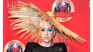 どれも過激！ろう人形レディー・ガガ、世界8か所でお披露目！