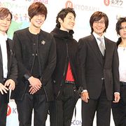 90歳近い老女の姿も!?ヨンさまスマイルに660人「キャー!」