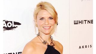 クレア・デインズ、アンチエイジング用品で目の周りがムラサキに変色?まつげが抜けた?