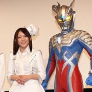 AKB48じゃんけん選抜第1位の内田眞由美、ウルトラマンゼロ相手にじゃんけん勝負!見事勝利しもはや強さは宇宙一!?
