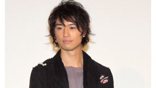 イケメン斎藤工、「龍が如く 新章」の現場でAKB48の歌が頭をリピートして困惑!?