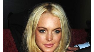 リンジー・ローハン、リハビリ施設の職員に暴力の疑いで警察が捜査中!
