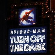 問題だらけの高額ミュージカル「スパイダーマン」今度はスタントマンが9メートルの高さから落下