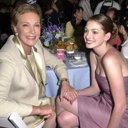 アン・ハサウェイとジュリー・アンドリュース、「Glee」にゲスト出演?