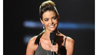 チャーリー・シーンの元妻デニース・リチャーズ、ニッキー・シックスと早くも破局