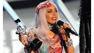 レディー・ガガが、今年のグラミー賞でパフォーマンスをすることが決定！