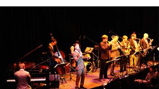 全曲アニソンのジャズライブが大盛況！「涼宮ハルヒ」「キテレツ大百科」「けいおん！」主題歌を一流ジャズメンが演奏！