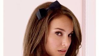 ナタリー・ポートマンが“美トップレス”披露！清楚＆気品漂う美肌！クリスチャン・ディオールの香水広告に登場