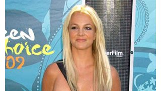 ブリトニー・スピアーズ、友人の息子の治療費のためドレスをオークションに