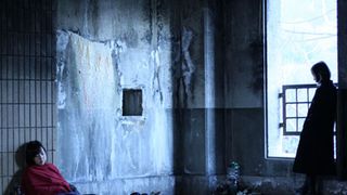 シノラーこと篠原ともえ、女優として新境地!喪服姿で涙を流す31歳の女性の色香漂う!