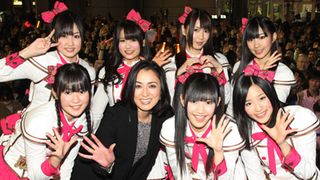 AKBとおニャン子が夢の共演!国生さゆりのサプライズ登場で新旧「バレンタイン・キッス」の共演実現!!