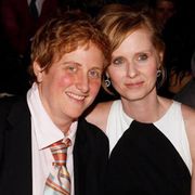 「セックス・アンド・ザ・シティ」シンシア・ニクソン、同性の婚約者が男の子を出産!