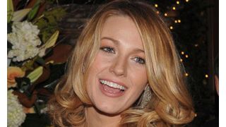 「SATC」でブレイク・ライヴリーが若きキャリー・ブラッドショーを演じるというのはデマ