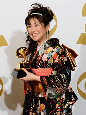 琴アーティスト松山夕貴子、日本でレコーディングされたアルバムでグラミー賞受賞の快挙!日本勢が3冠【第53回グラミー賞】