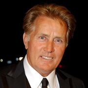 マーティン・シーン、トラブル息子チャーリーについて「立ち直ってくれるよう祈っている」