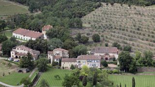 ブラッド・ピット、両親と同居準備!子どものためフランス移住計画始動