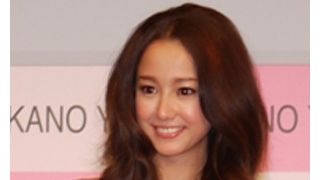 沢尻エリカ、胸元強調した悪女ドレスで登場！大麻インストラクターの恋人報道は完全否定！離婚は5月16日以降