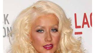 泥酔状態で逮捕されたクリスティーナ・アギレラ、不起訴に