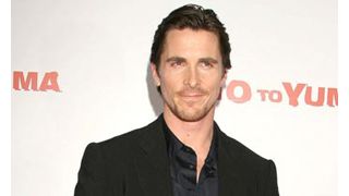 アカデミー賞受賞のクリスチャン・ベイル　絶縁状態の母親が復縁を希望