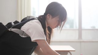 AKB48小林香菜、映画初主演！『はい！もしもし、大塚薬局ですが』でさえない女子中学生役！