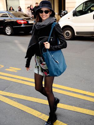 ミランダ・カー、産後2か月でパリ・ファッション・ウィークのキャットウォークに登場